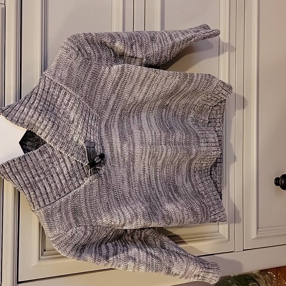 Toddler boys sweater. SIZE 18-24 months.